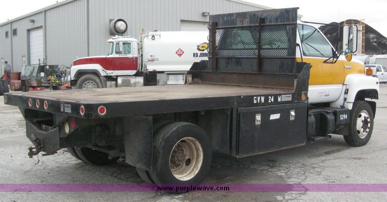 image for item 8016 1995 GMC Topkick