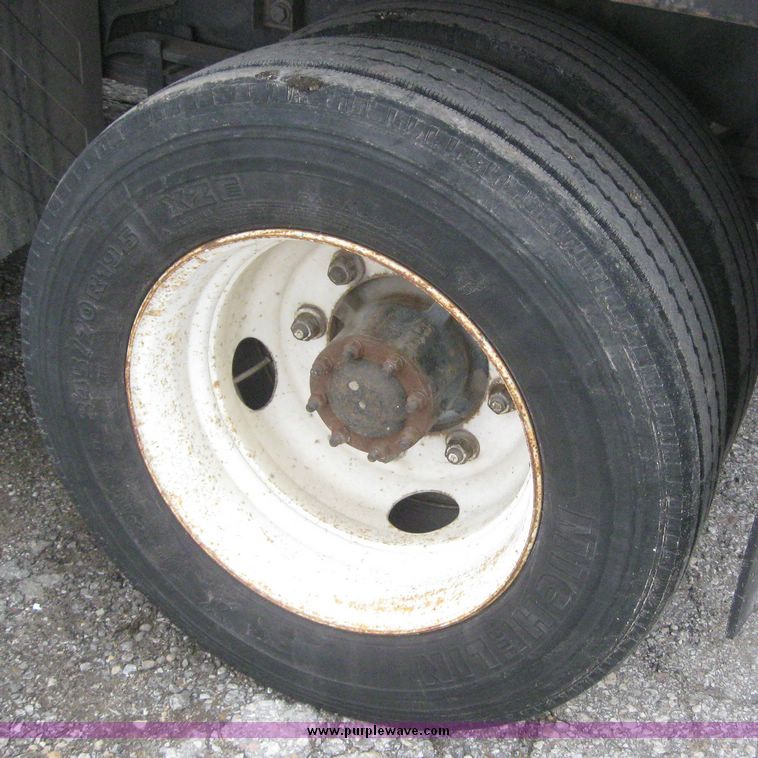 image for item 8016 1995 GMC Topkick