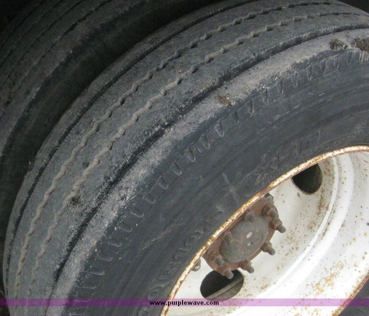 image for item 8016 1995 GMC Topkick