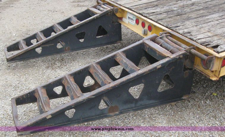 image for item 8023 1999 Trail King TK40LP tandem axle trailer