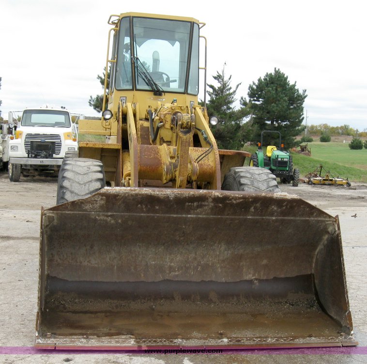 image for item 8025 Caterpillar 936 wheel loader