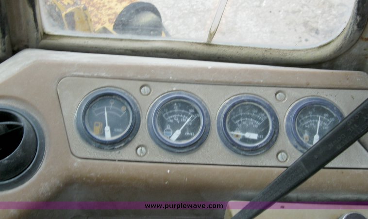 image for item 8025 Caterpillar 936 wheel loader