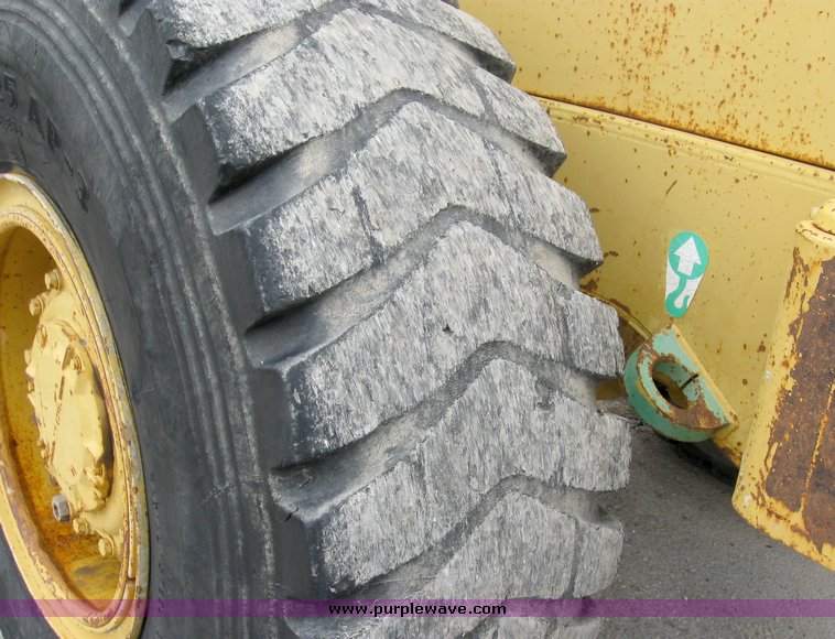 image for item 8025 Caterpillar 936 wheel loader