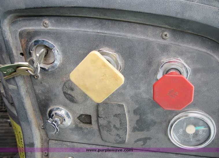 image for item 8026 1987 Ford LN8000 water truck