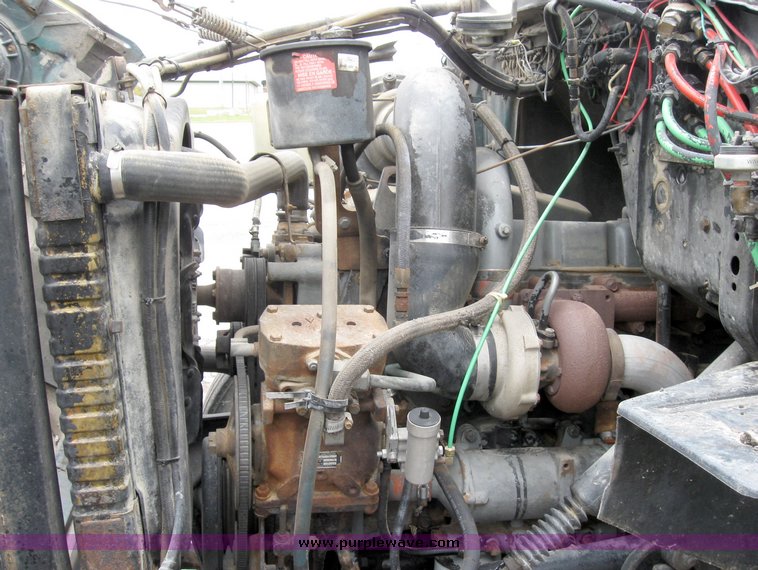 image for item 8026 1987 Ford LN8000 water truck