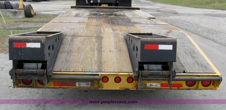 image for item 8027 Trail King tandem axle 29' trailer
