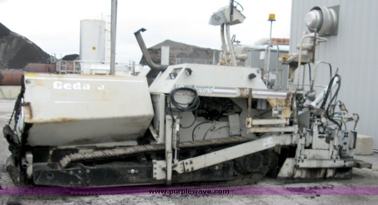 image for item 8028 1995 Cedarapids CR461 paver