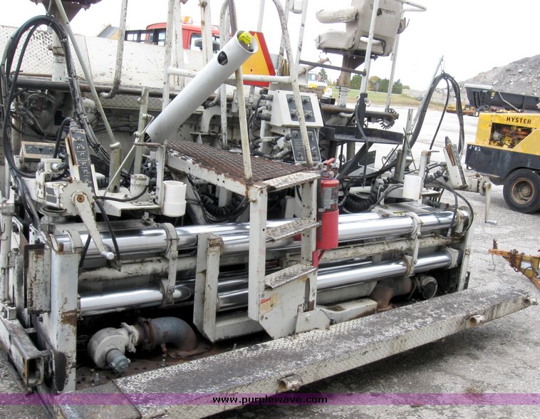 image for item 8028 1995 Cedarapids CR461 paver