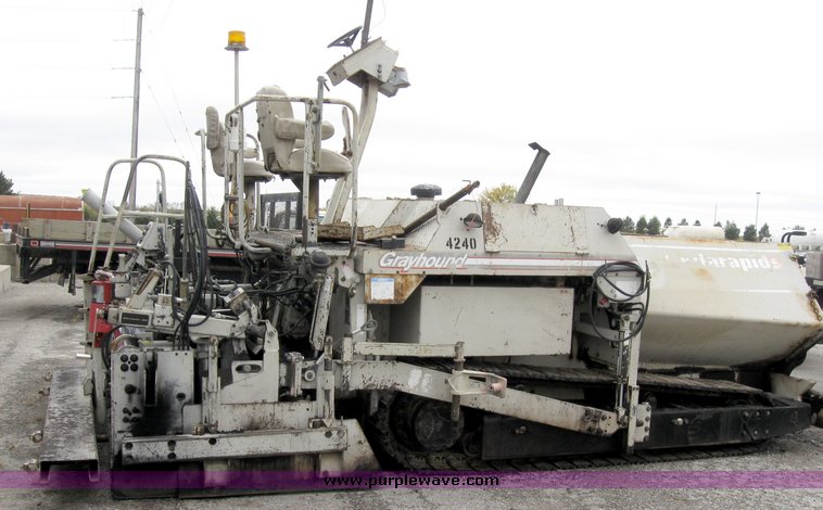 image for item 8028 1995 Cedarapids CR461 paver