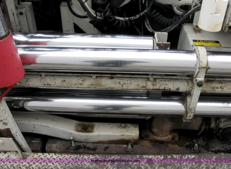 image for item 8028 1995 Cedarapids CR461 paver