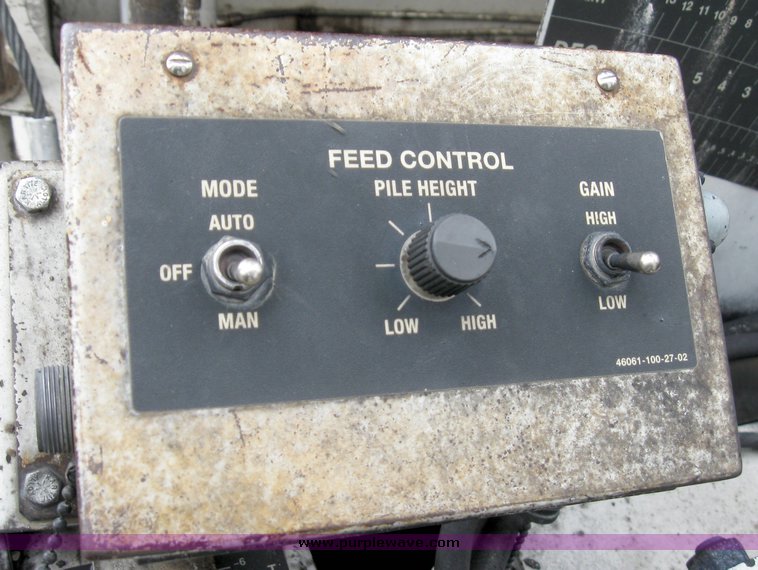 image for item 8028 1995 Cedarapids CR461 paver