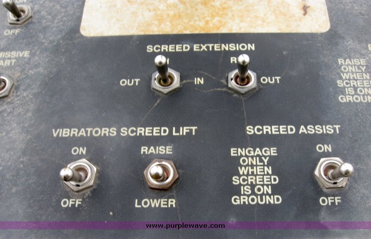 image for item 8028 1995 Cedarapids CR461 paver