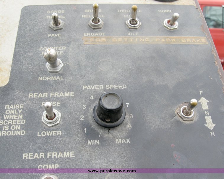 image for item 8028 1995 Cedarapids CR461 paver