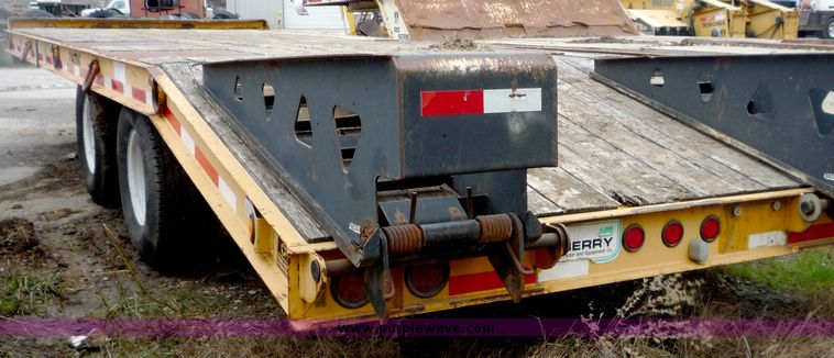 image for item 8029 Trail King tandem axle 29' trailer