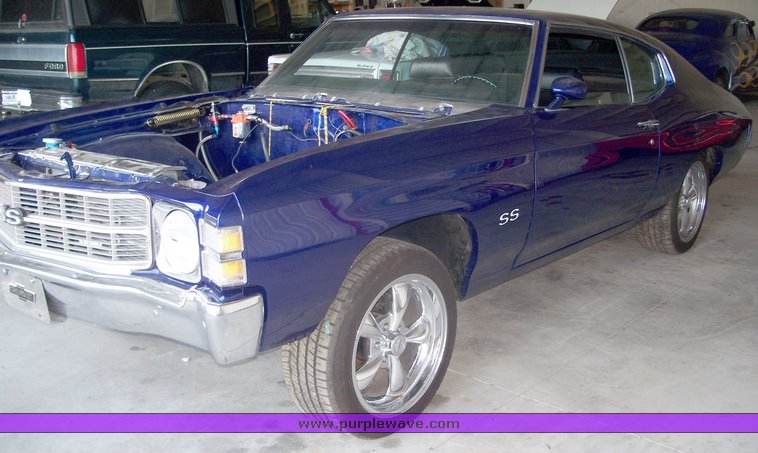 image for item 1000 1971 Chevrolet two door