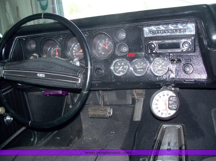 image for item 1000 1971 Chevrolet two door