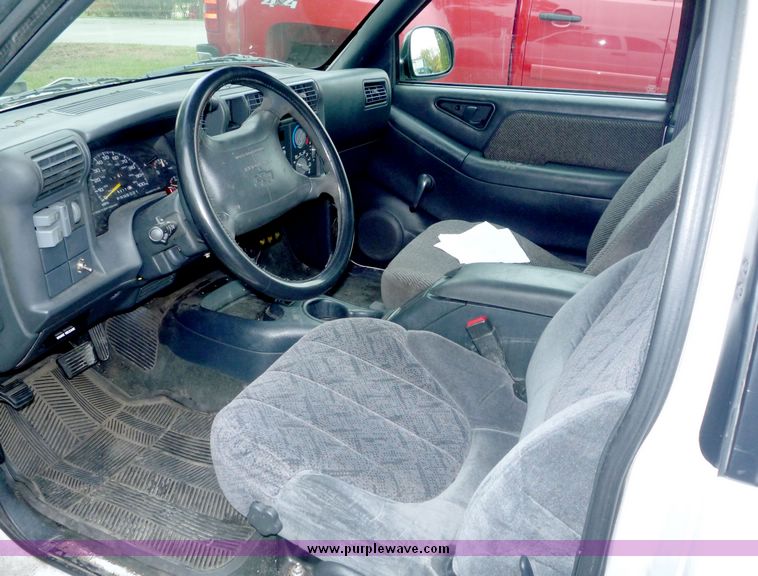 image for item 2079 1996 Chevrolet Blazer