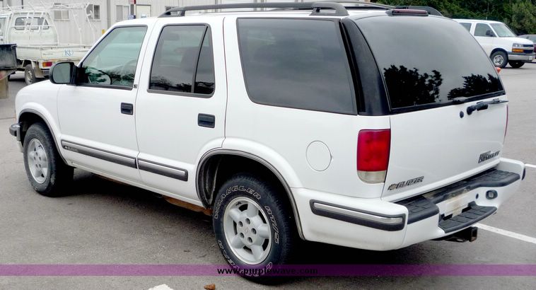 image for item 2081 1999 Chevrolet Blazer