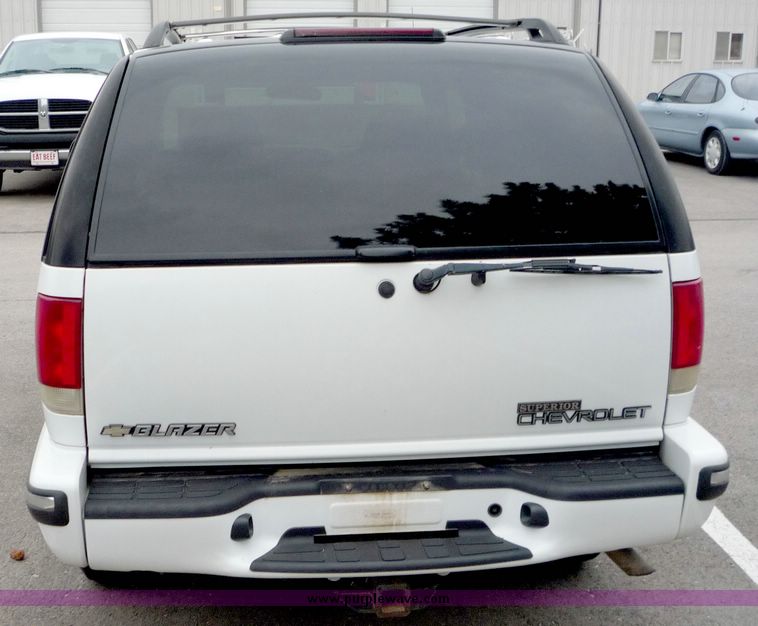 image for item 2081 1999 Chevrolet Blazer
