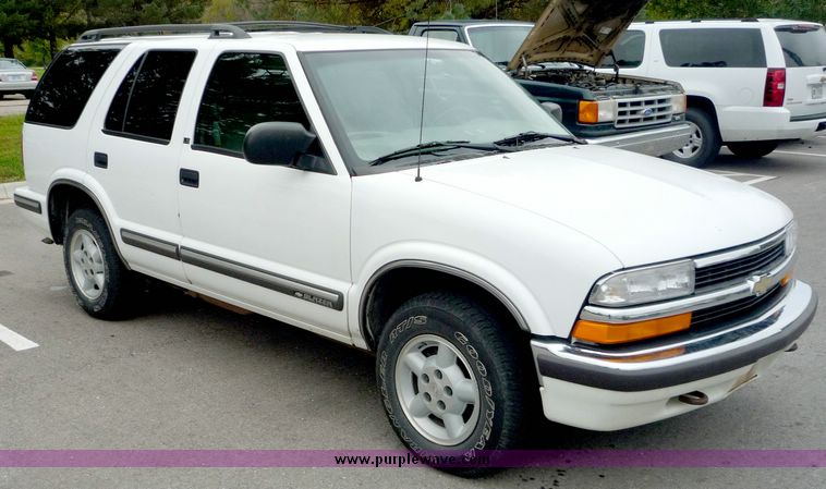 image for item 2081 1999 Chevrolet Blazer