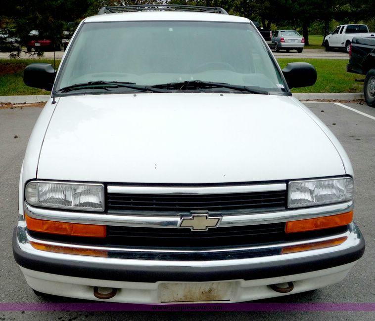 image for item 2081 1999 Chevrolet Blazer