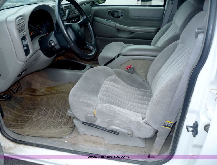 image for item 2081 1999 Chevrolet Blazer