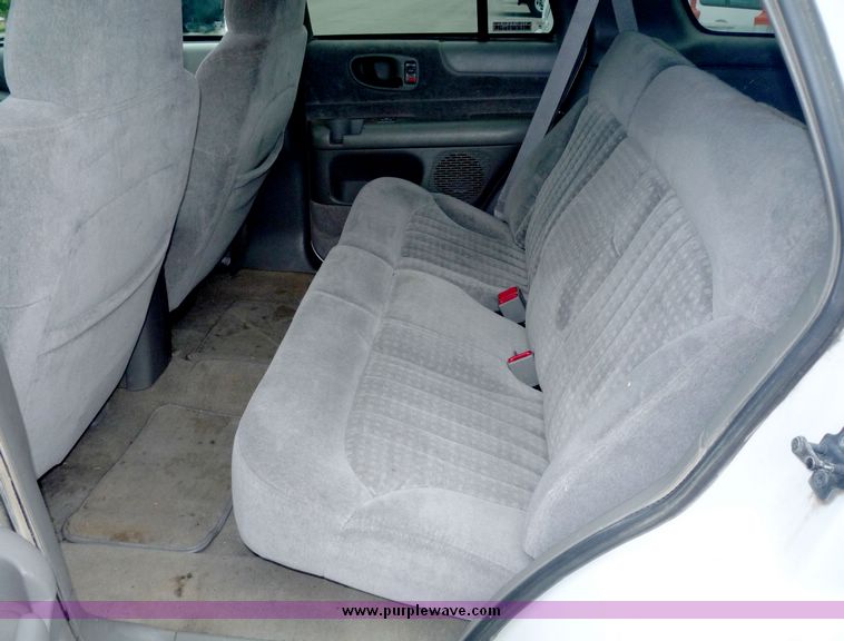 image for item 2081 1999 Chevrolet Blazer