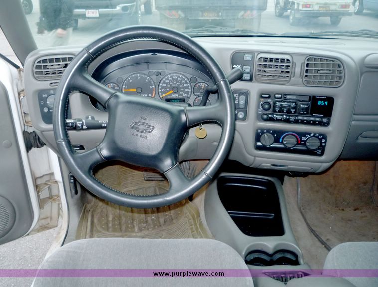 image for item 2081 1999 Chevrolet Blazer