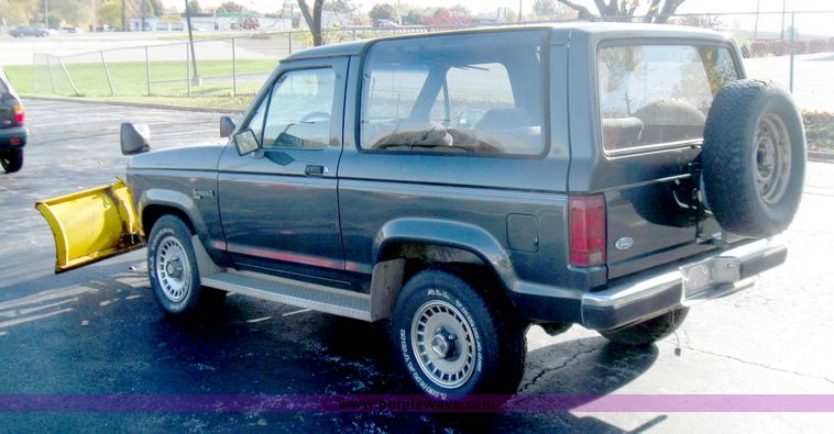 image for item 3961 1988 Ford Bronco II