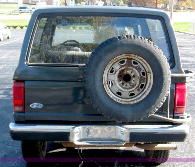 image for item 3961 1988 Ford Bronco II