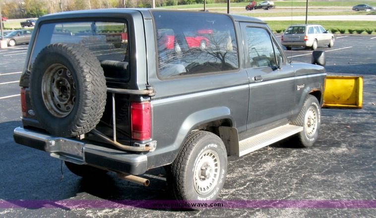image for item 3961 1988 Ford Bronco II