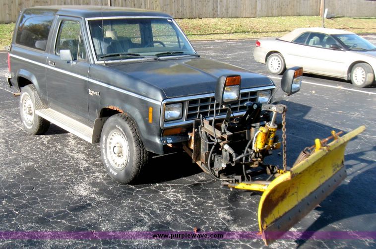 image for item 3961 1988 Ford Bronco II