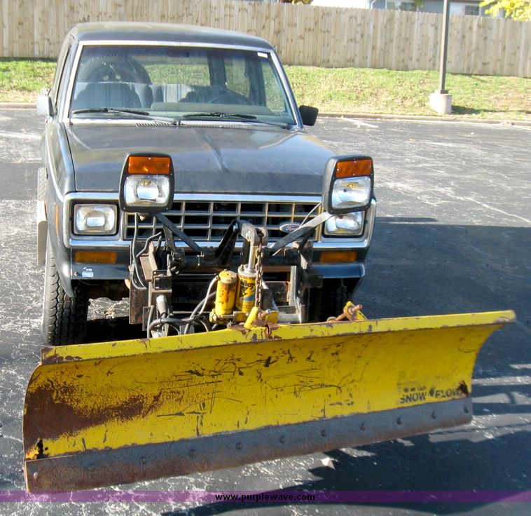 image for item 3961 1988 Ford Bronco II