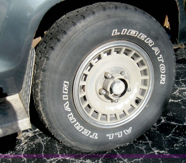 image for item 3961 1988 Ford Bronco II