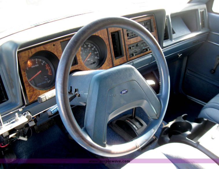 image for item 3961 1988 Ford Bronco II