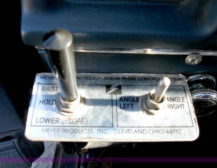 image for item 3961 1988 Ford Bronco II