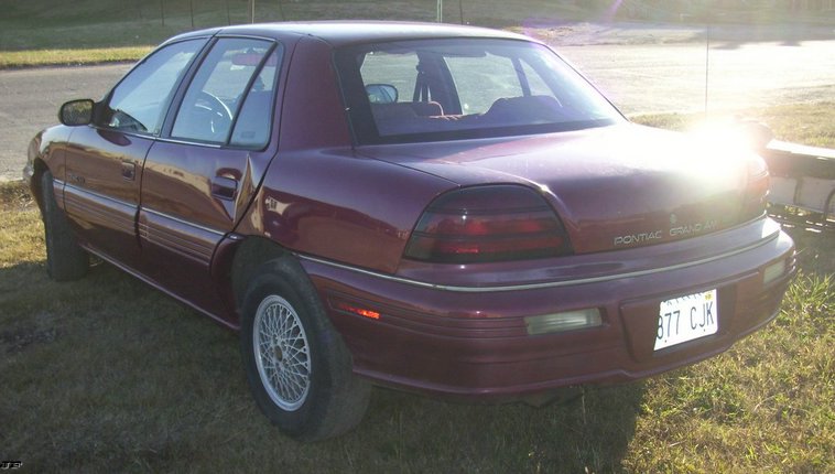 image for item 4032 1993 Pontiac Grand Am SE