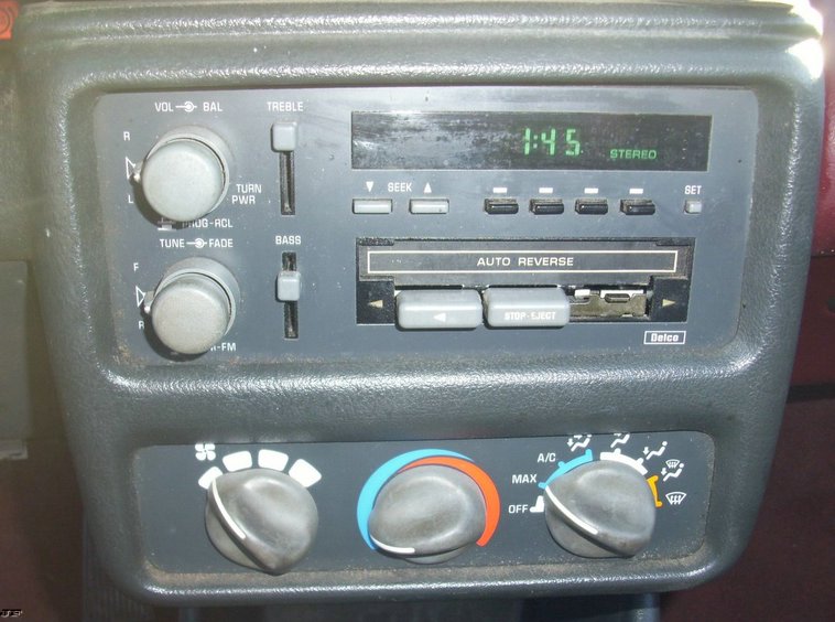 image for item 4032 1993 Pontiac Grand Am SE