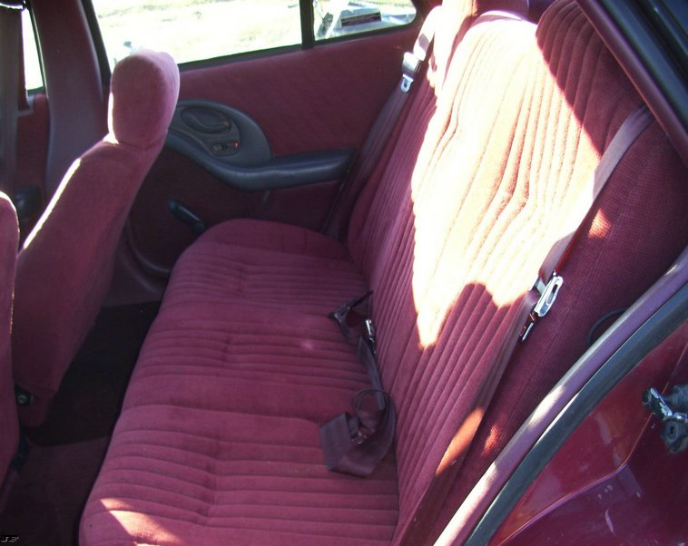 image for item 4032 1993 Pontiac Grand Am SE