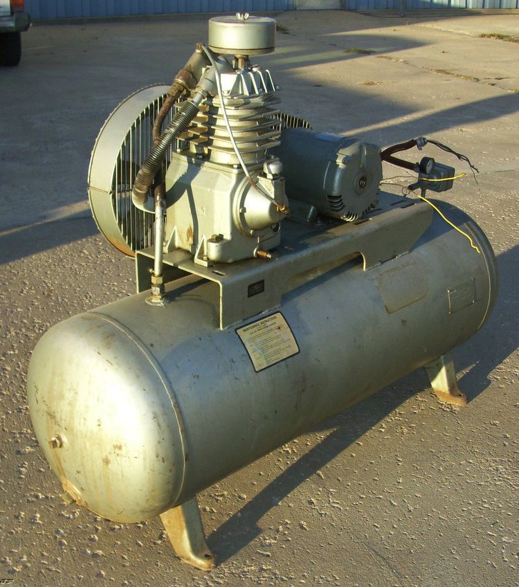 image for item 4035 Flightline 100 gallon air compressor