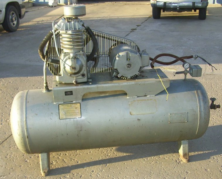image for item 4035 Flightline 100 gallon air compressor