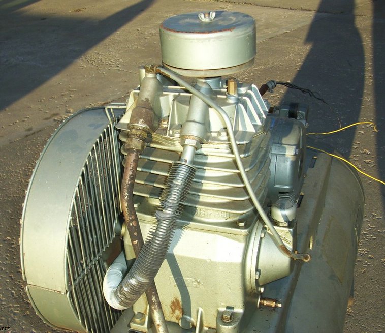 image for item 4035 Flightline 100 gallon air compressor