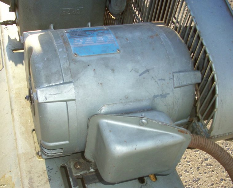 image for item 4035 Flightline 100 gallon air compressor