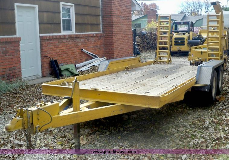 image for item 4182 2002 Region Weld 16' tandem axle trailer