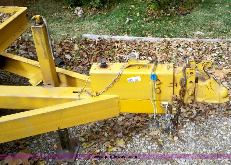 image for item 4182 2002 Region Weld 16' tandem axle trailer