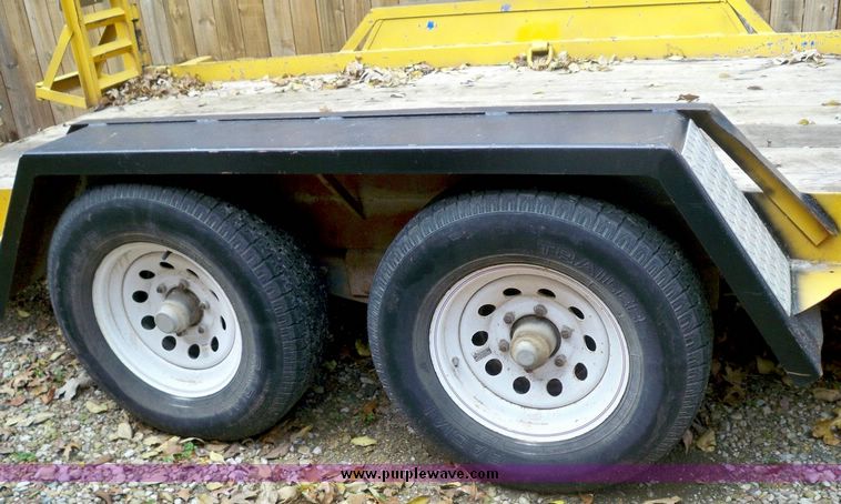 image for item 4182 2002 Region Weld 16' tandem axle trailer