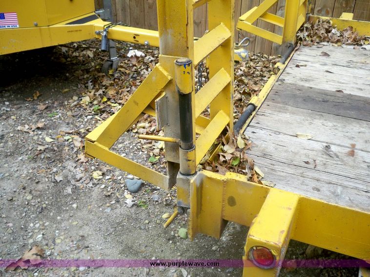 image for item 4182 2002 Region Weld 16' tandem axle trailer