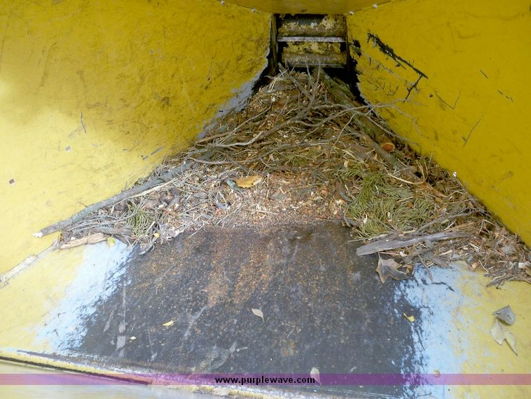 image for item 4183 Vermeer BC625A auto feed II chipper