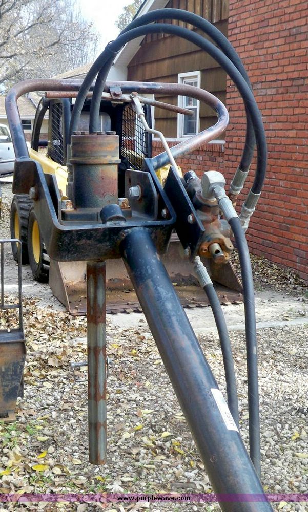 image for item 4187 2002 Compac PHD compact towable post auger