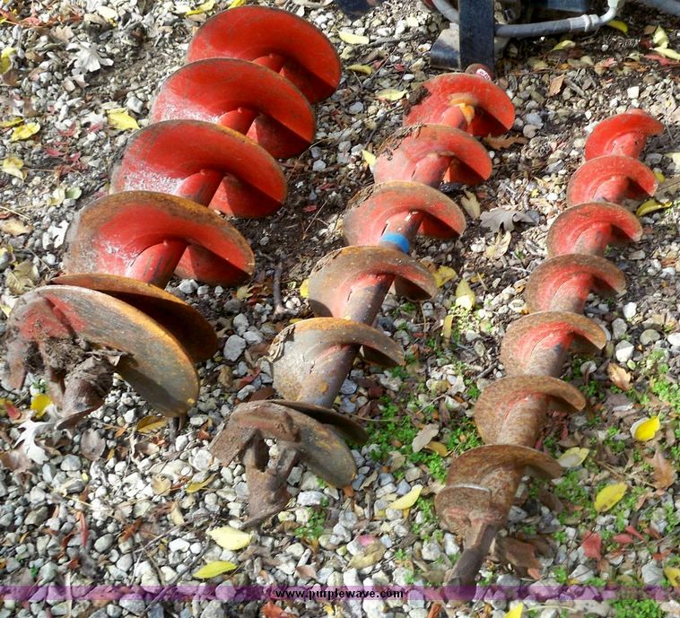 image for item 4187 2002 Compac PHD compact towable post auger